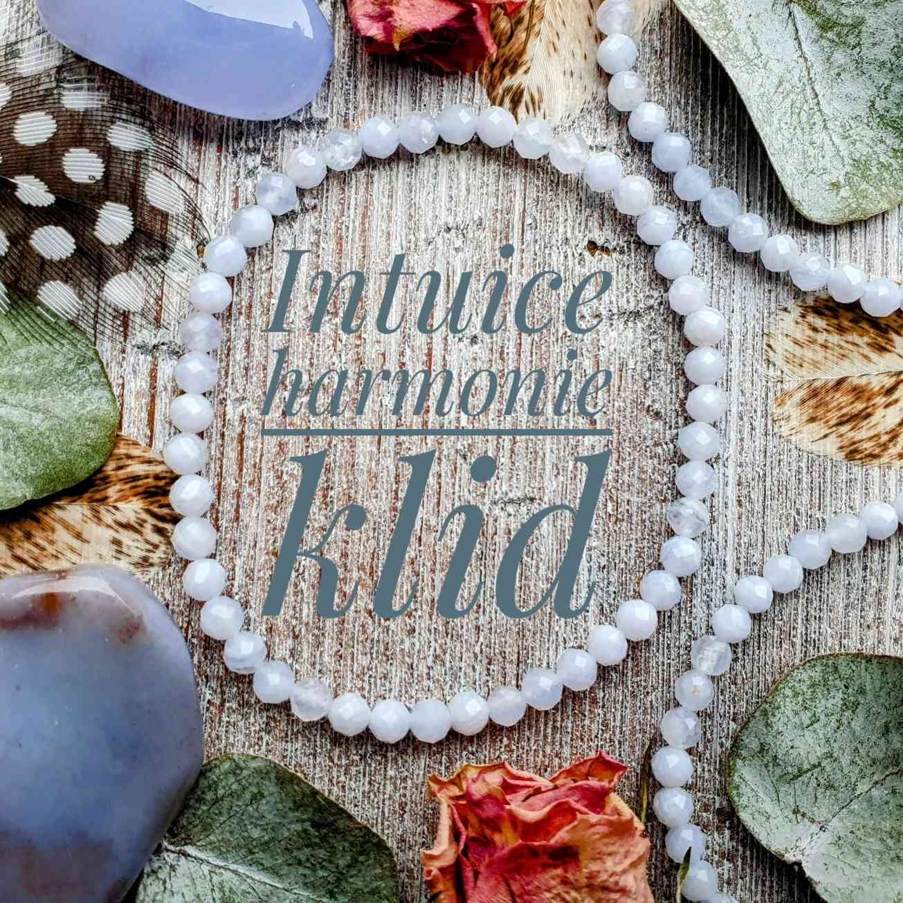 NÁRAMEK Z MINERÁLU CHALCEDON FAZETOVANÝ 4 mm
