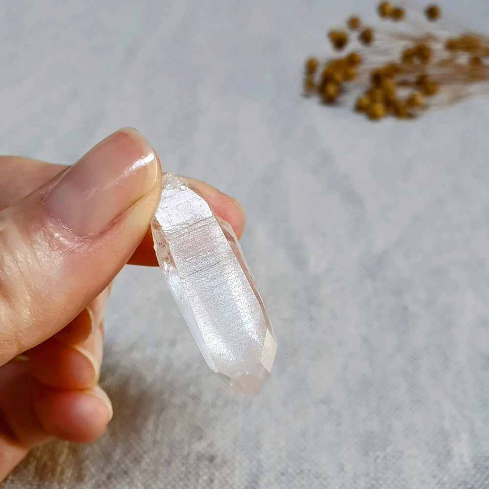 Lemurský krystal - malý surový krystal křišťálu z Brazílie A3. 8 g