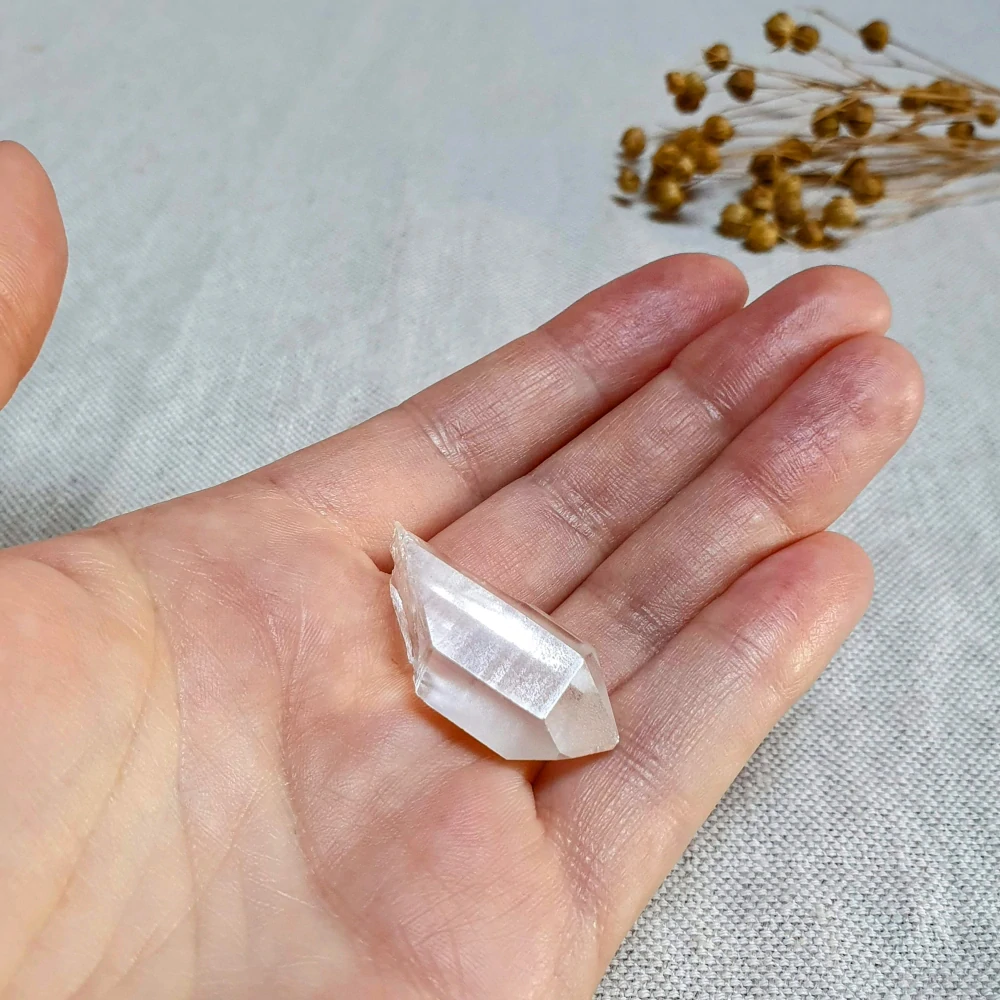 Lemurský krystal - malý surový krystal křišťálu z Brazílie A4. 8 g