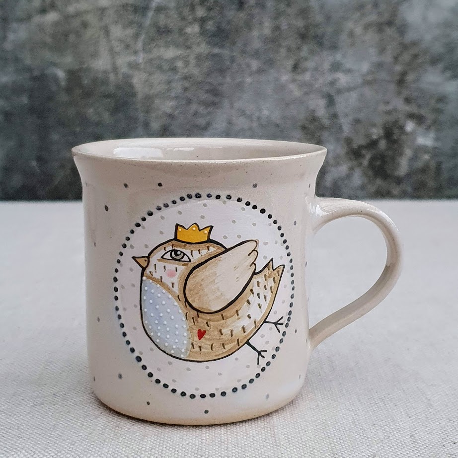 Malovaný keramický hrnek s ptáčkem a korunkou 200 ml