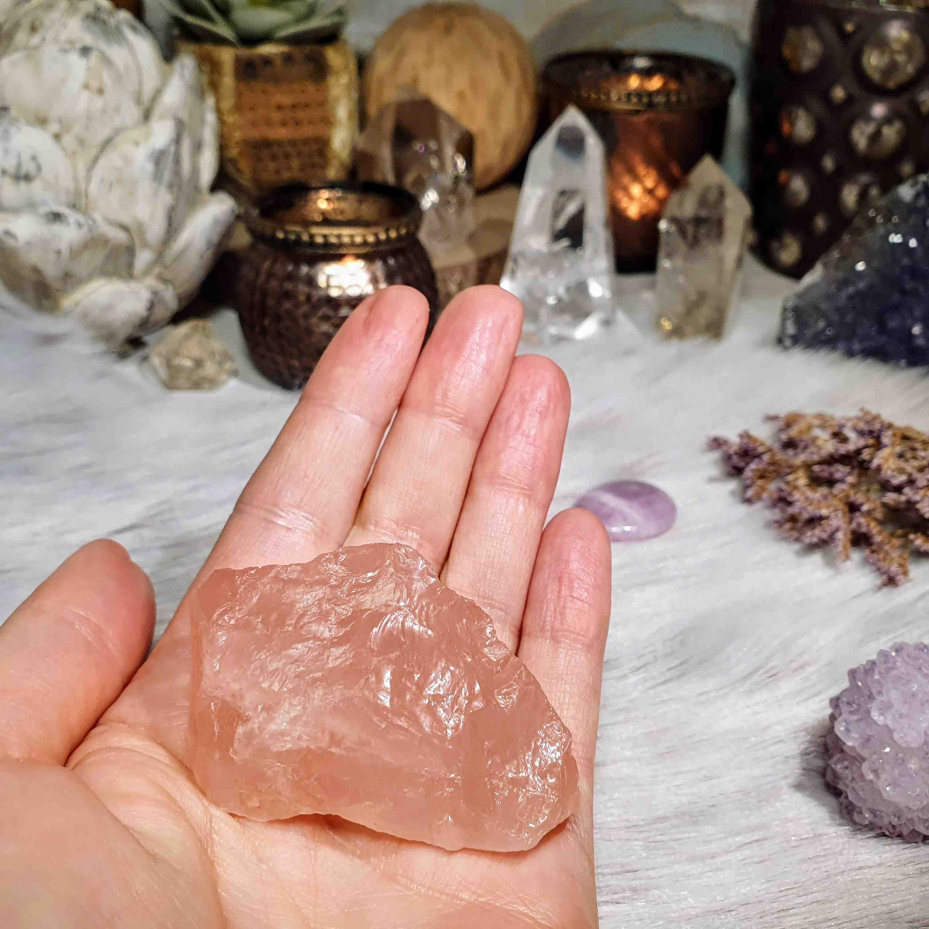 Růženín - surový kámen ve šperkové kvalitě z Brazílie C.c. 58 g 