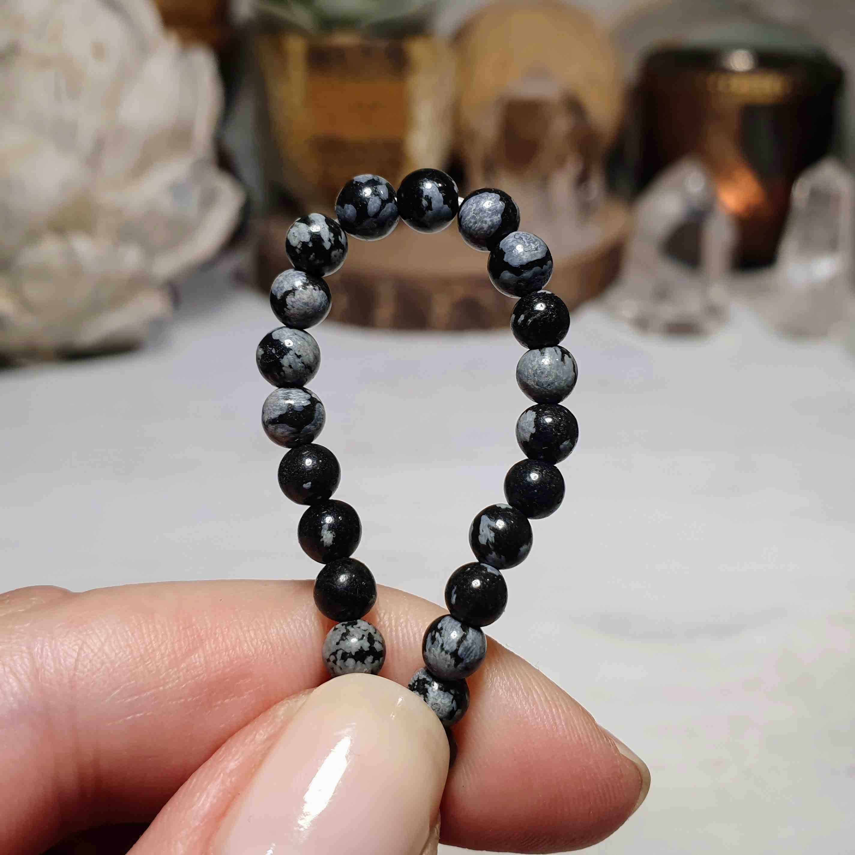 NÁRAMEK Z MINERÁLU OBSIDIÁN VLOČKOVÝ 4 mm