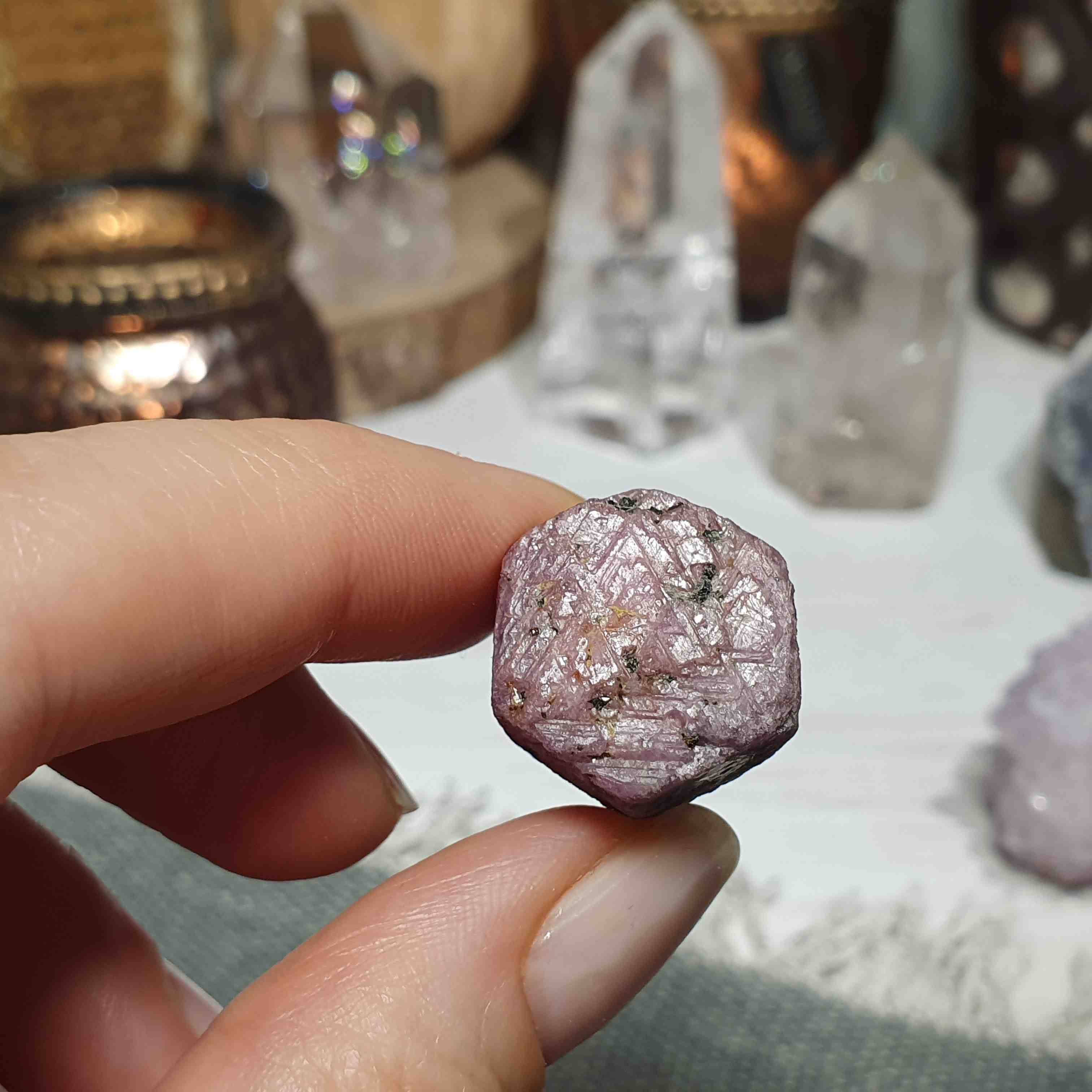 Rubín - surový krystal z Tanzánie J. 17 g 