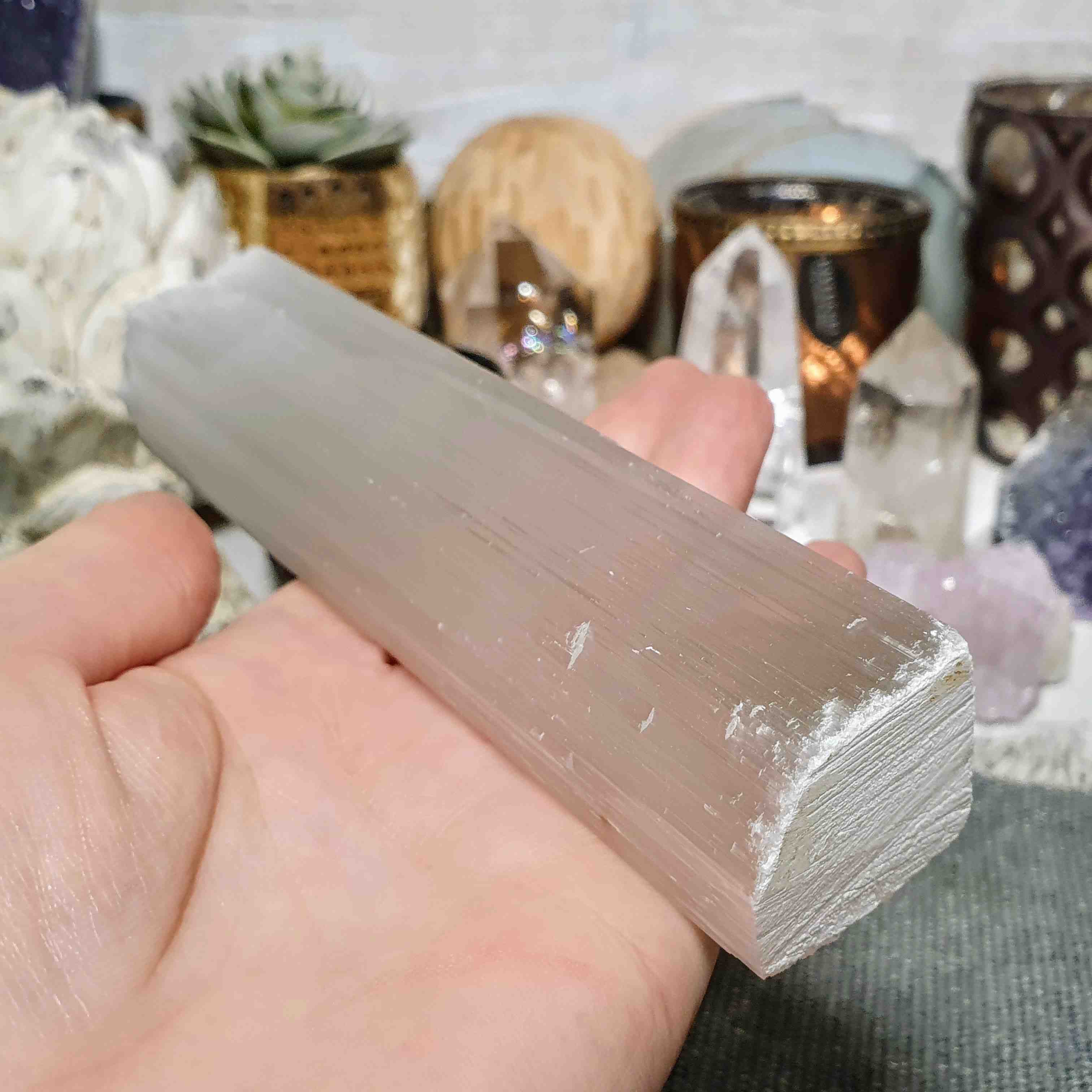 Selenit - surová hůlka z Maroka O. 233 g 14 cm 