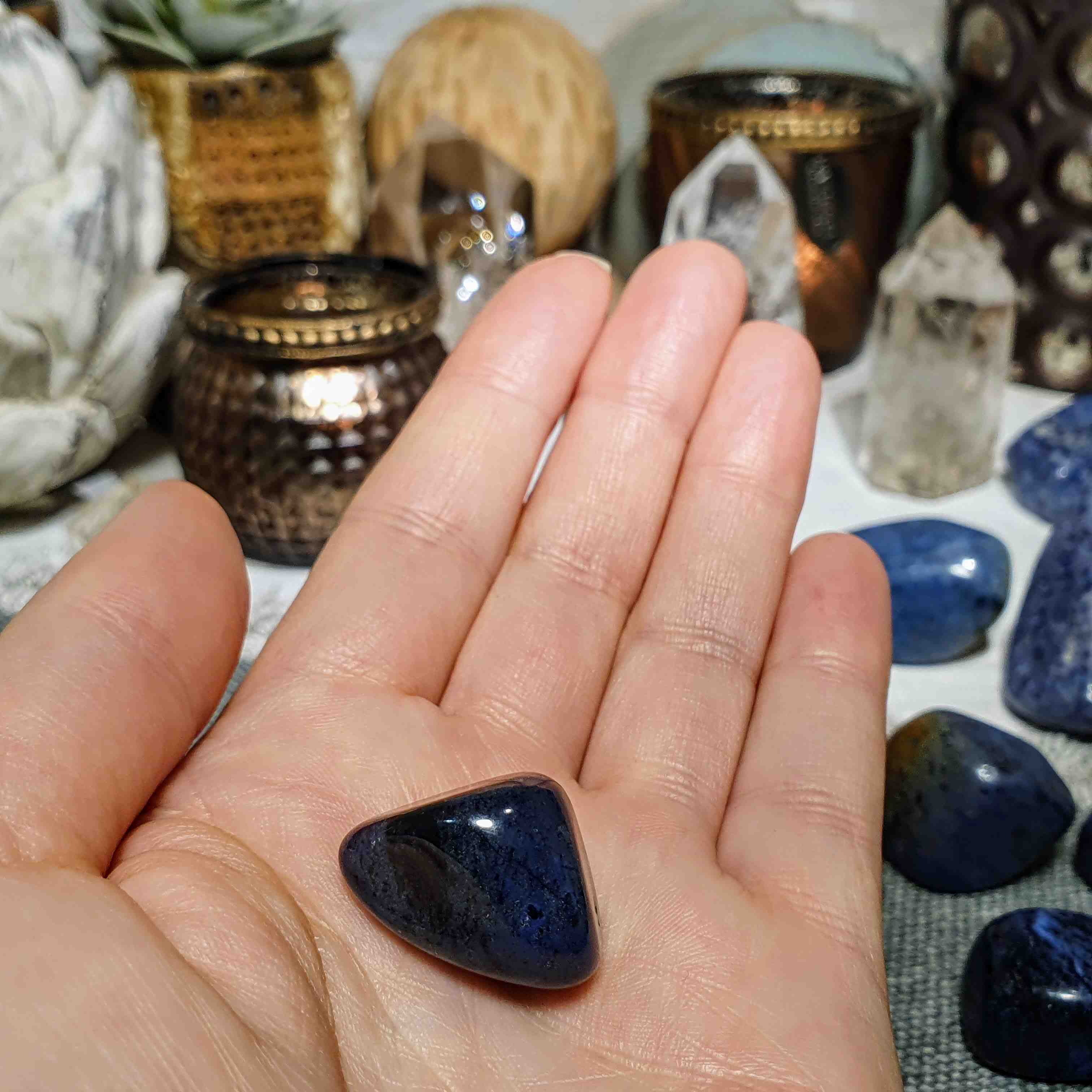 Dumortierit - tromlovaný kámen v extra kvalitě z Namibie D. 10 g 