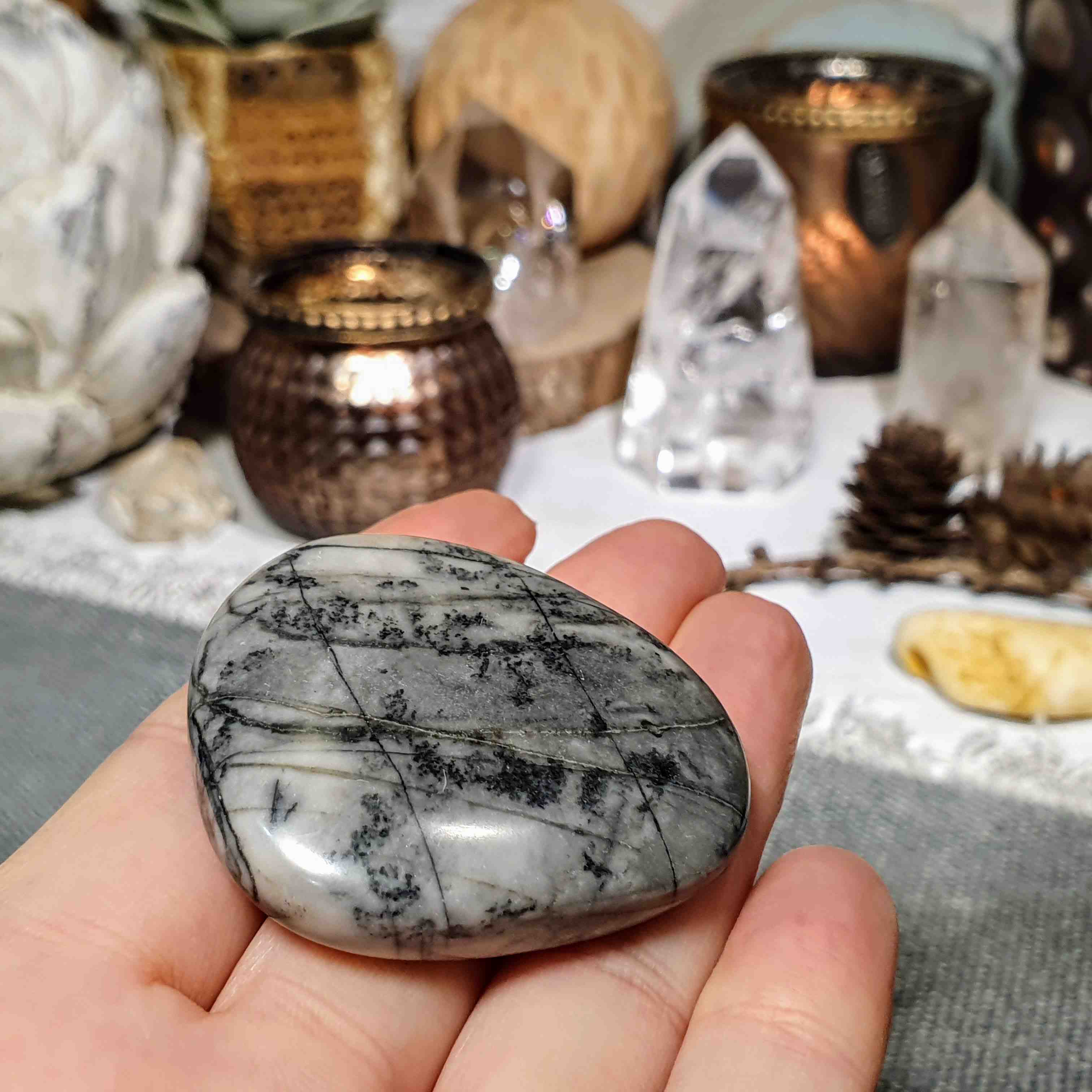 Jaspis Picasso - ručně broušená placička z Madagaskaru B. 34 g 