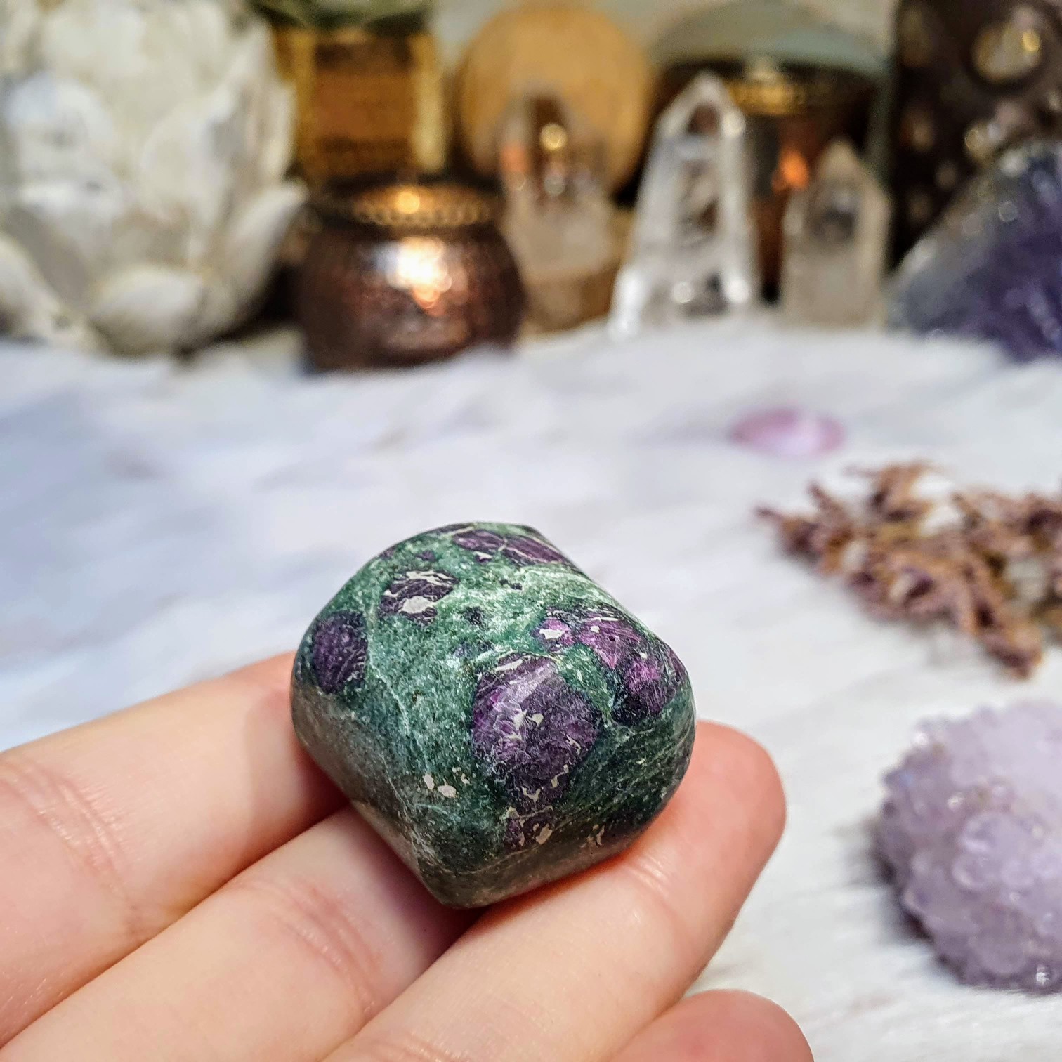 Rubín ve fuchsitu - ručně tromlovaný valounek z Indie I. 28 g 