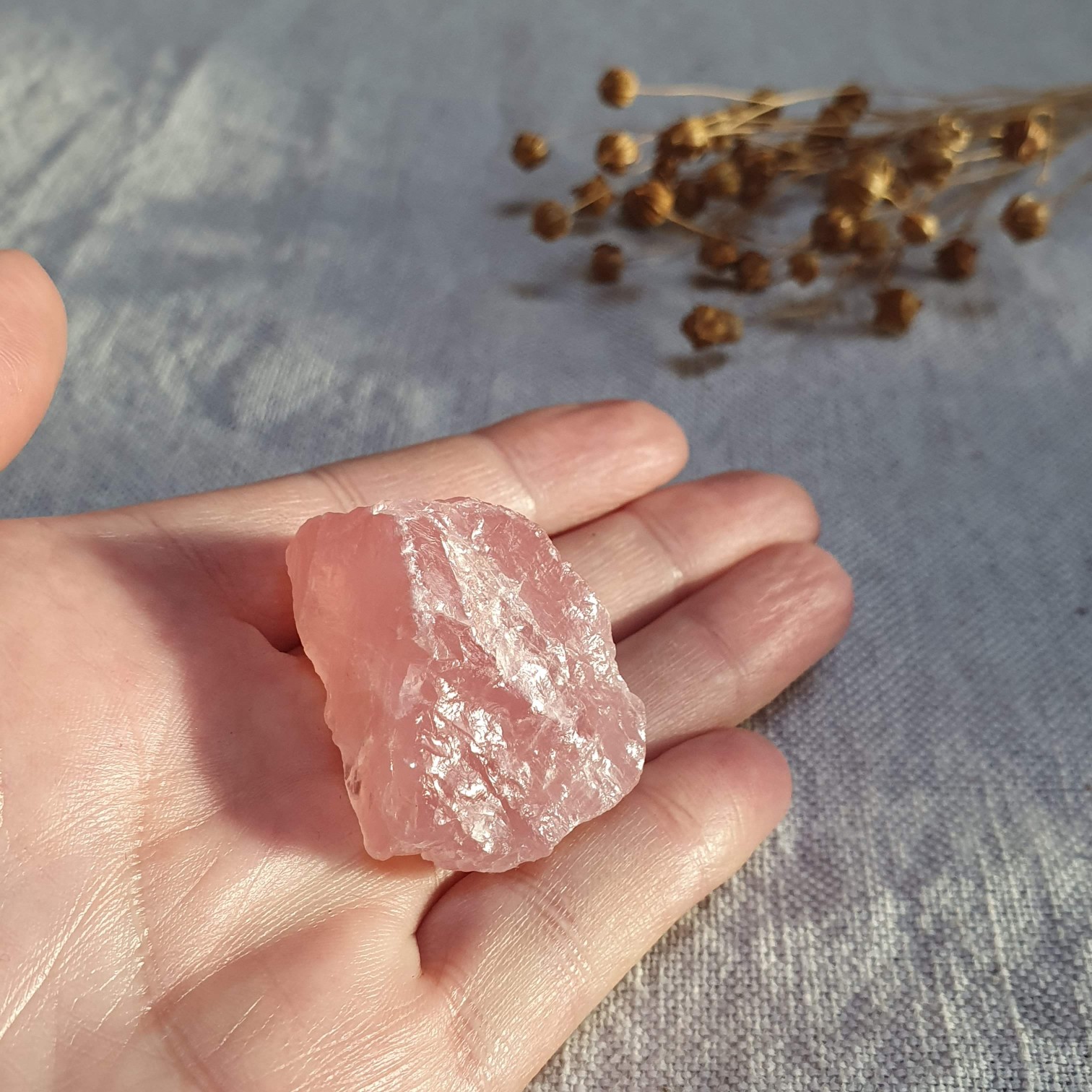 Růženín - surový kámen ve šperkové kvalitě z Brazílie G. 32 g