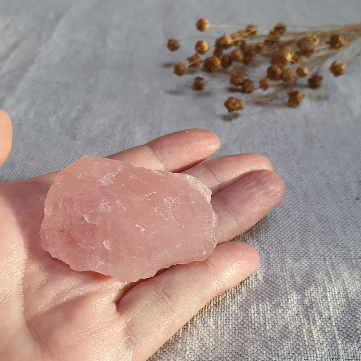 Růženín - surový kámen ve šperkové kvalitě z Brazílie K. 43 g
