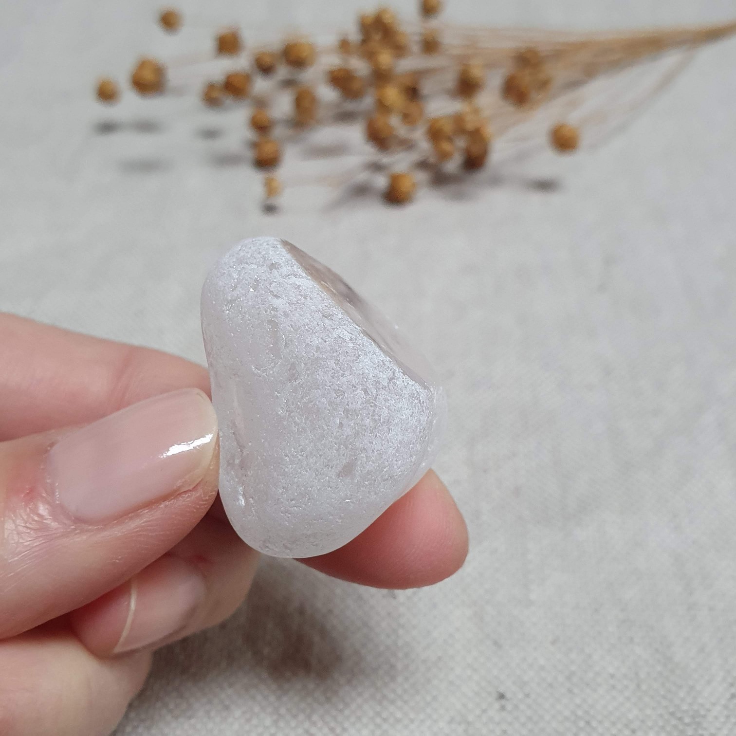 Meditační křišťál - broušený kámen s leštěným okýnkem z Brazílie K. 26 g