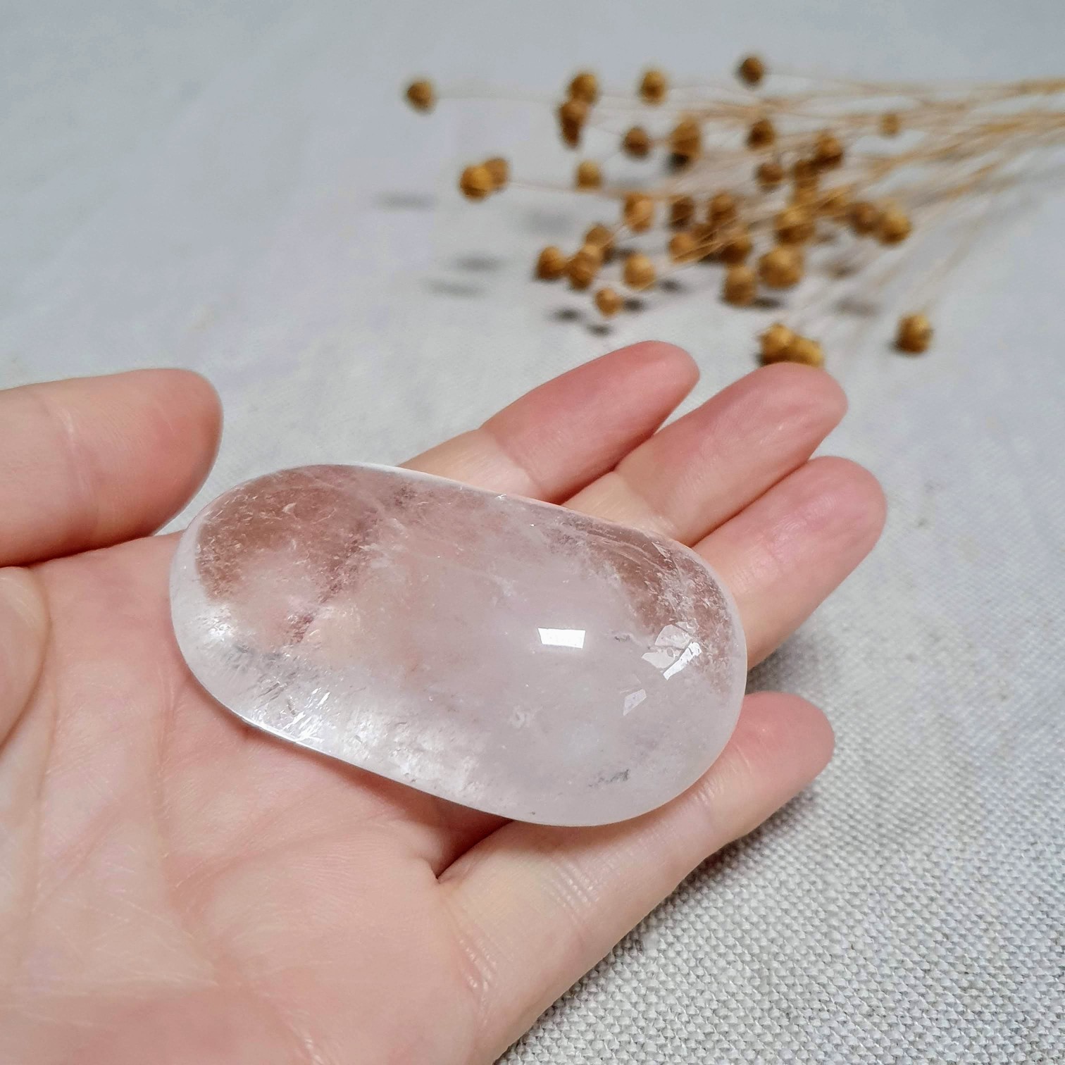 Křišťál - velký tromlovaný krystal - hmatka z Brazílie A. 76 g