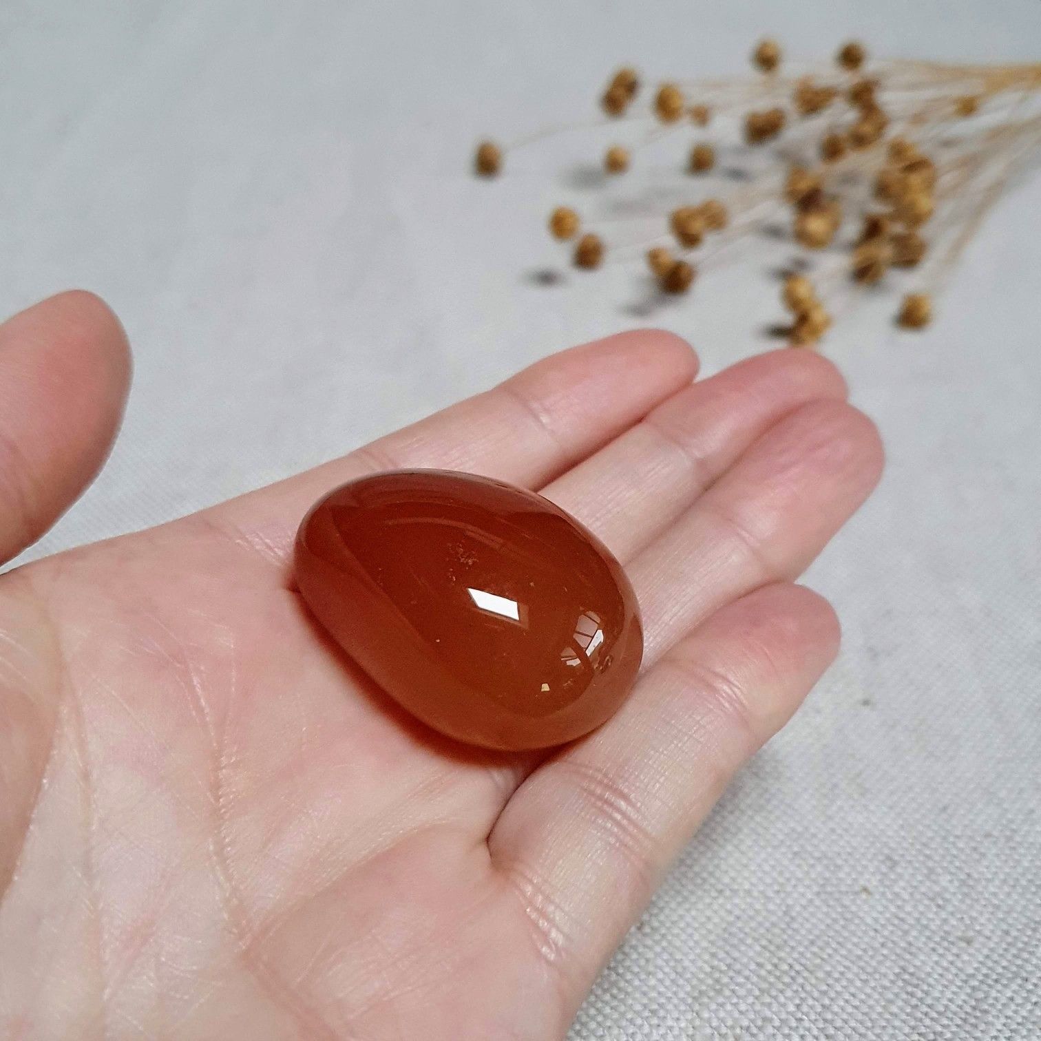 Karneol - velký tromlovaný kámen z Brazílie Z. 37 g 