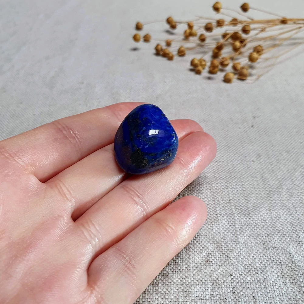Lapis Lazuli - ručně tromlovaný kámen v extra kvalitě z Afghánistánu J. 14 g