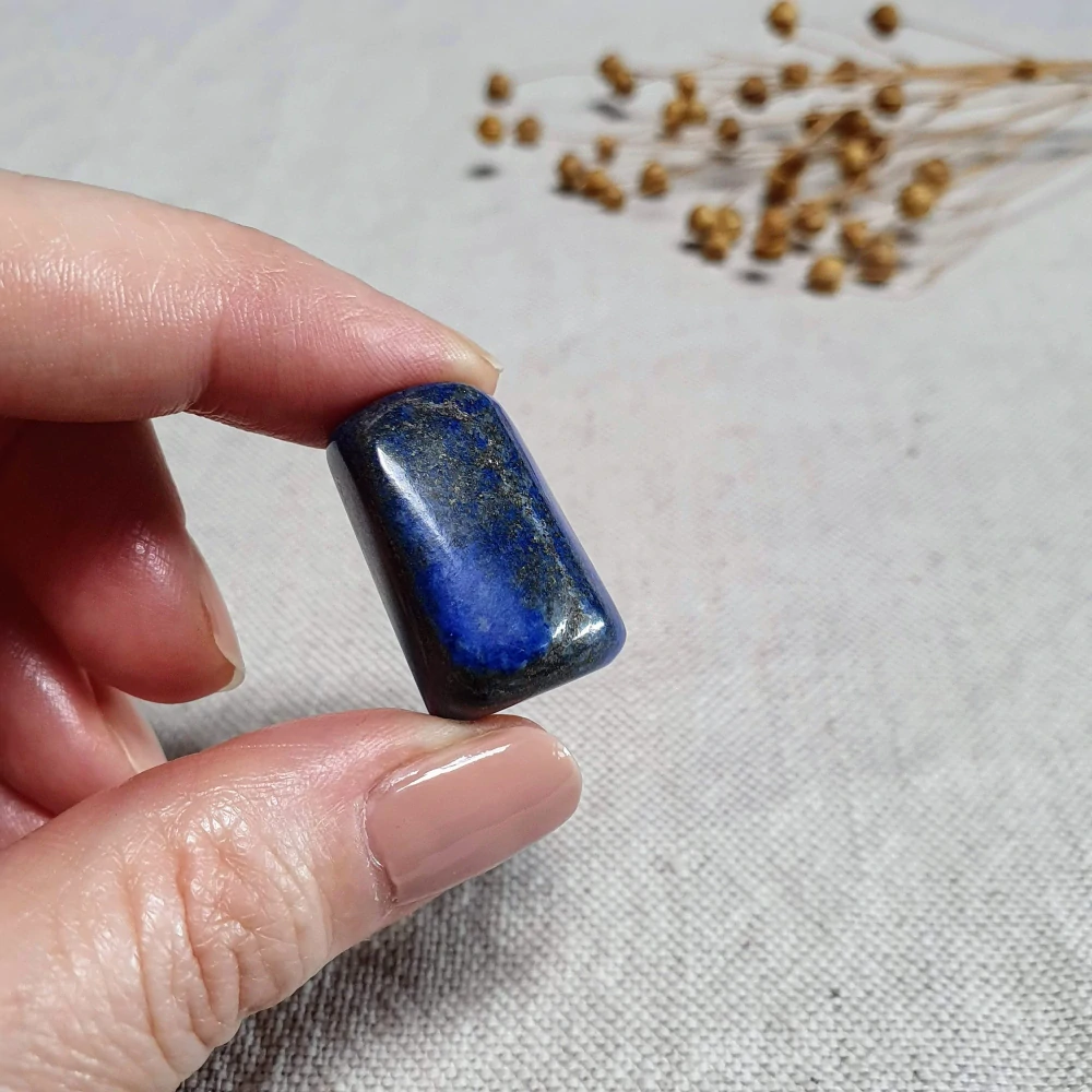 Lapis Lazuli - ručně tromlovaný kámen v extra kvalitě z Afghánistánu K. 13 g