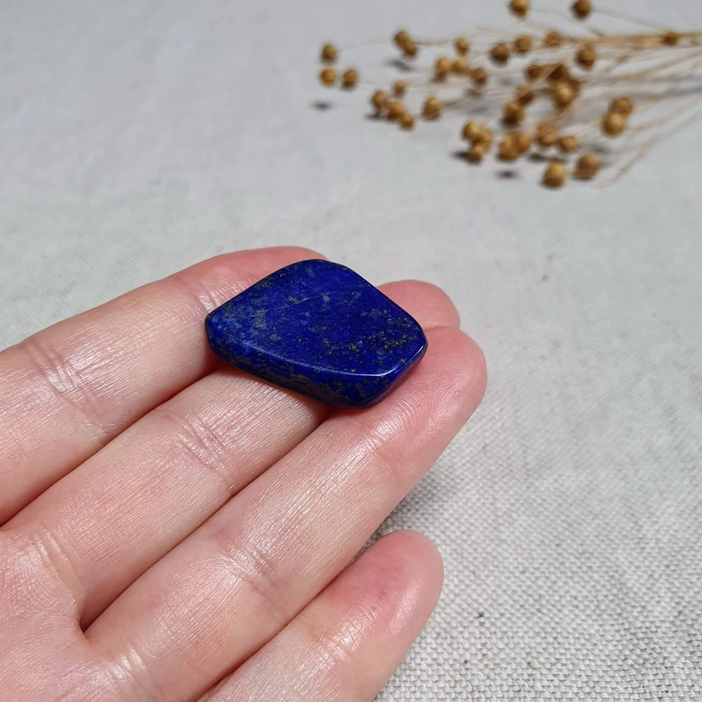 Lapis Lazuli - ručně tromlovaný kámen v extra kvalitě z Afghánistánu P. 6 g