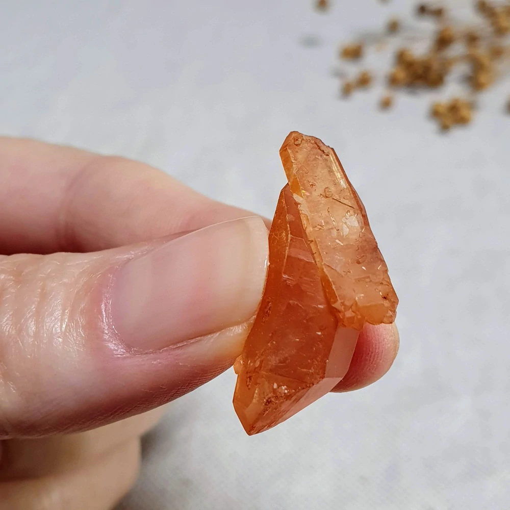 Tangerine krystal - unikátní surový mistrovský krystal v extra kvalitě z Brazílie N. 5 g ~ Oboustranně ukončený + Duha 