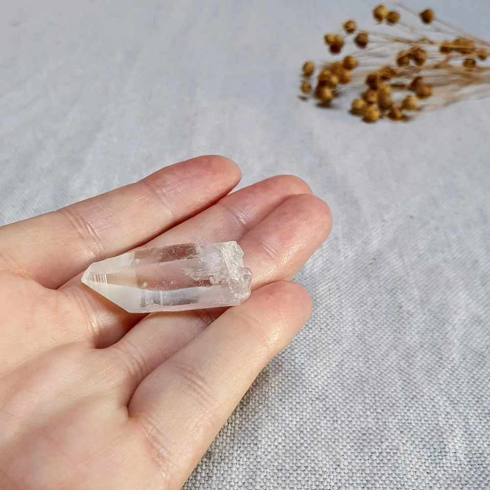 Lemurský krystal - malý surový krystal křišťálu z Brazílie B3. 8 g