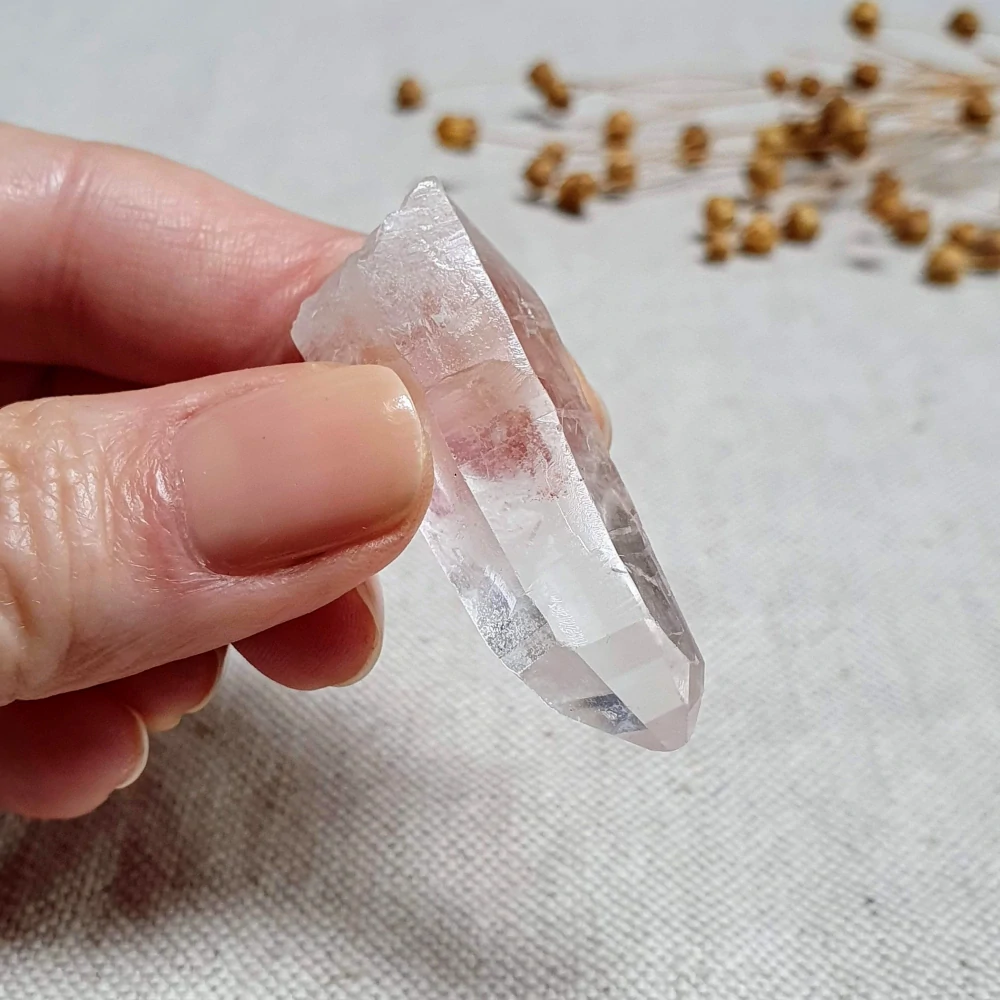 Křišťál - surový mistrovský krystal v extra kvalitě z Brazílie O5. 15 g ~ Laserová hůlka + Strážci záznamů