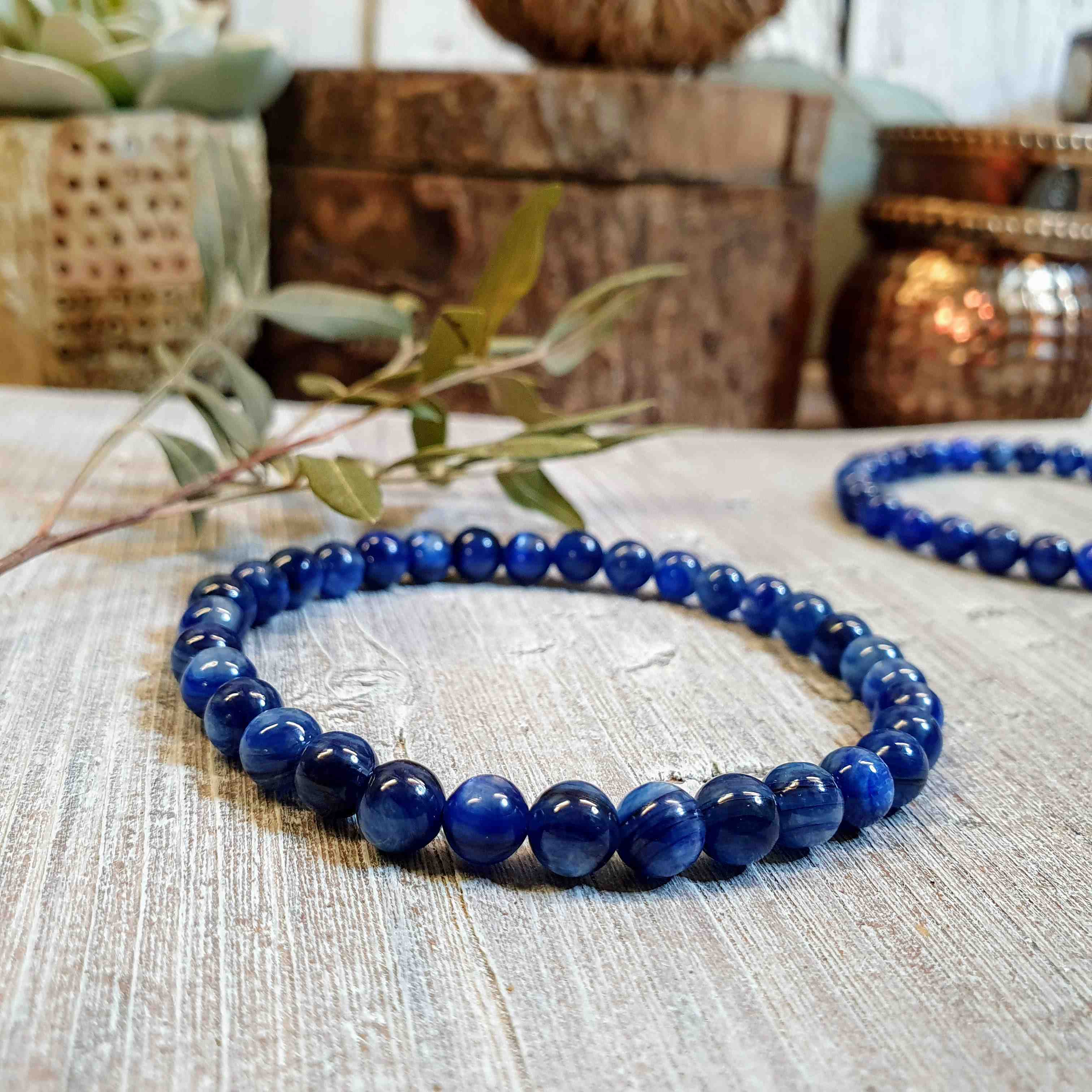 NÁRAMEK Z MINERÁLU KYANIT 6 mm