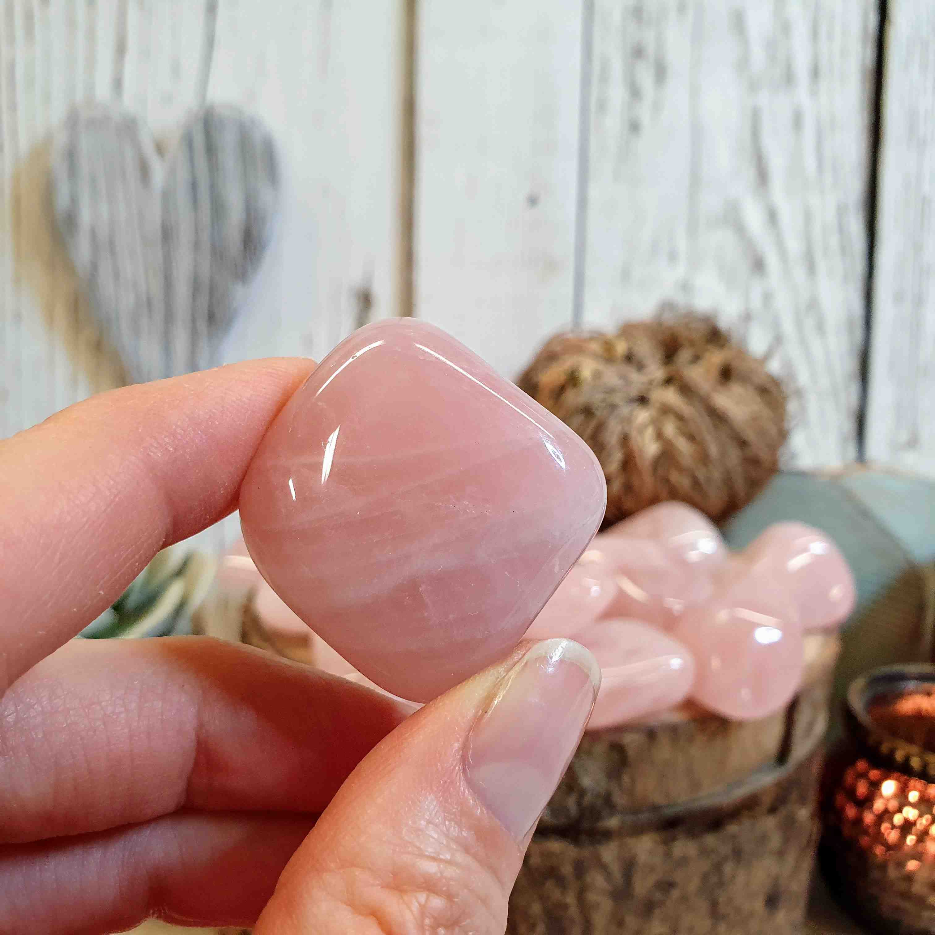 Růženín tromlovaný kámen z Namibie, 20 - 29 g