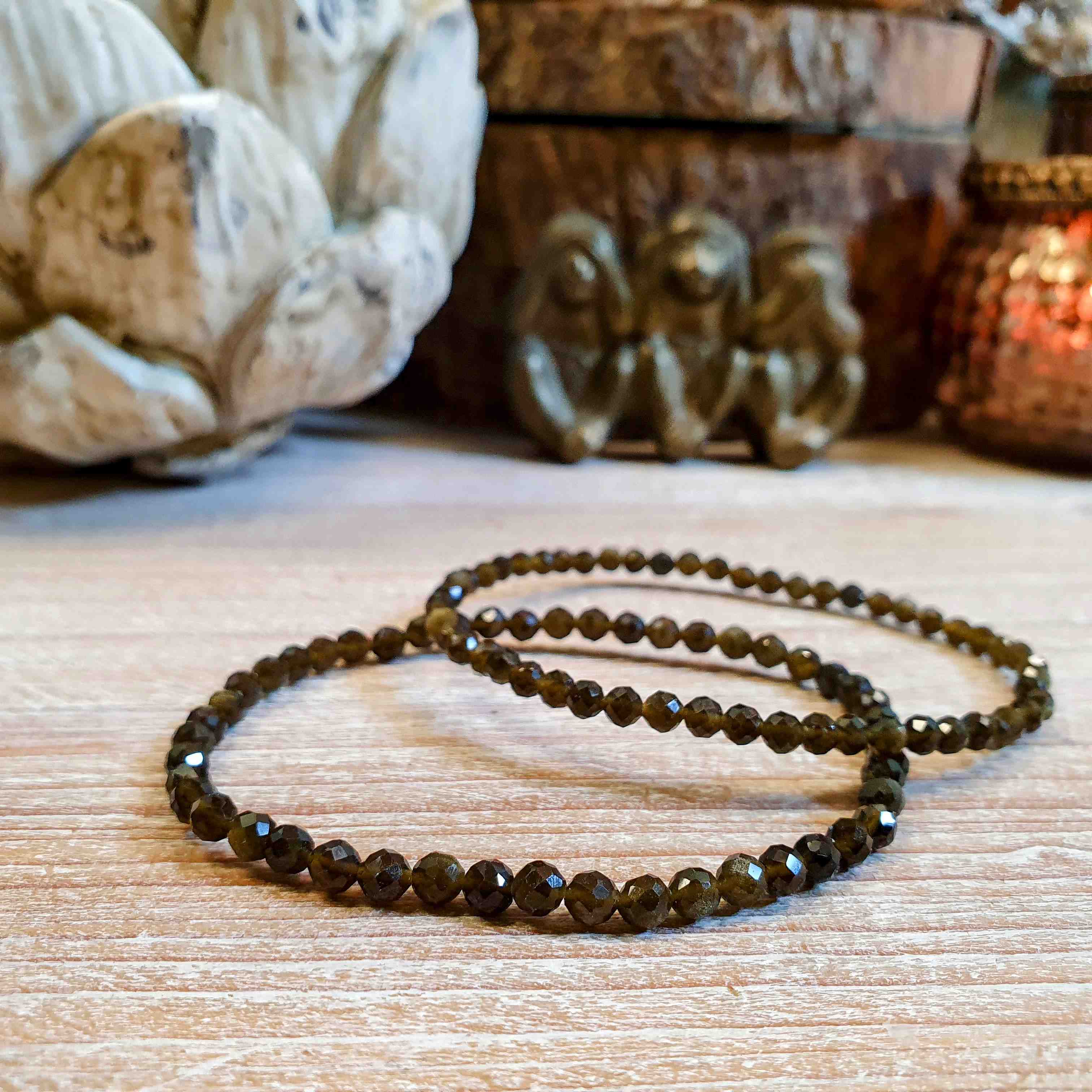 NÁRAMEK Z MINERÁLU OBSIDIÁN ZLATÝ FAZETOVANÝ 4 mm
