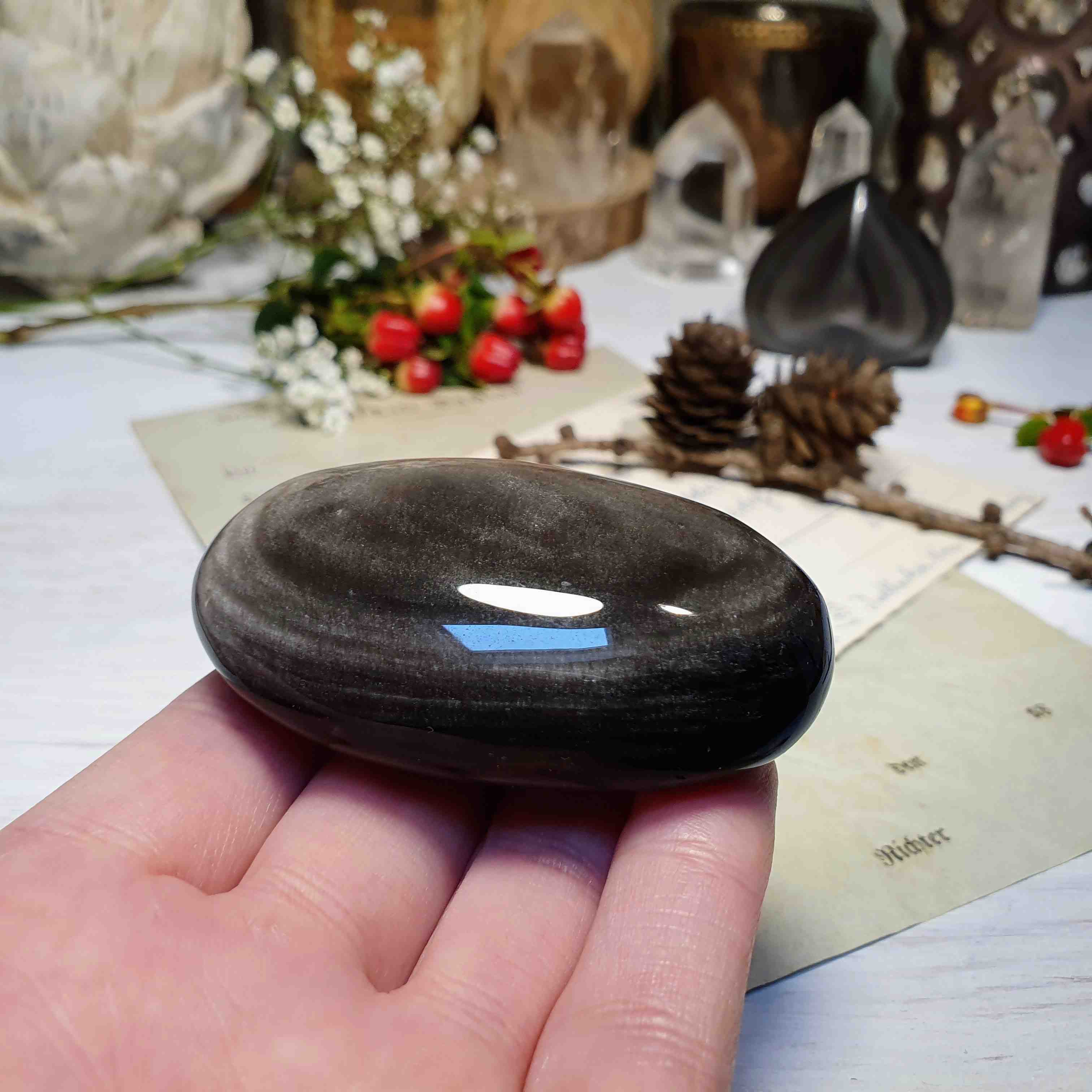 Obsidián stříbrný - ručně broušený a leštěný úhledný valounek - hmatka v extra kvalitě z Mexika E. 73 g 