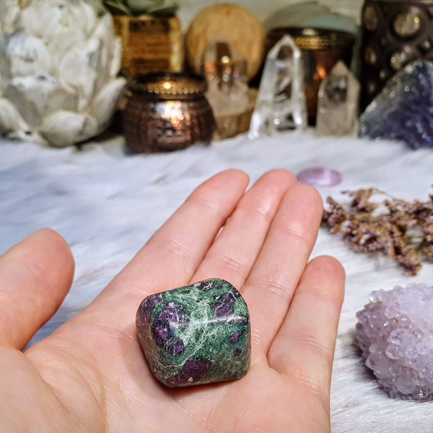 Rubín ve fuchsitu - ručně tromlovaný valounek z Indie I. 28 g 