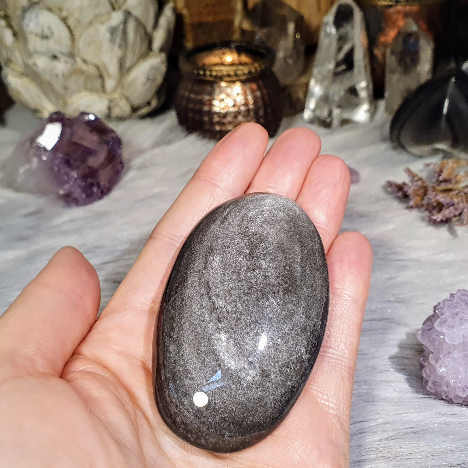 Obsidián stříbrný - ručně broušený a leštěný úhledný valounek - hmatka v extra kvalitě z Mexika A. 81 g 