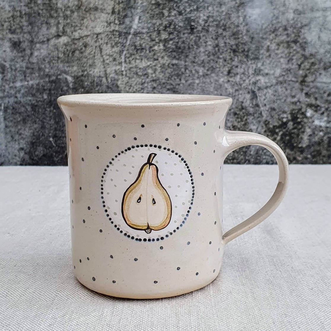 Malovaný keramický hrnek s hruškou 350 ml 