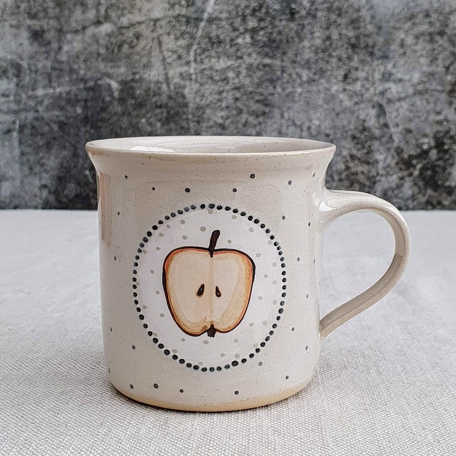 Malovaný keramický hrnek s jablkem 200 ml