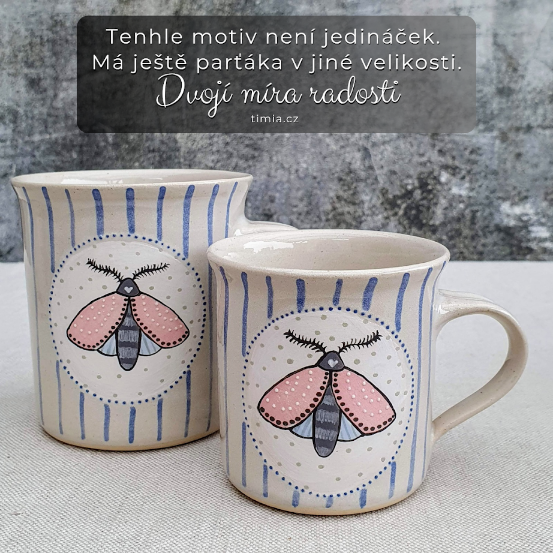 Malovaný keramický hrnek s nočním motýlem a s pruhy 200 ml 