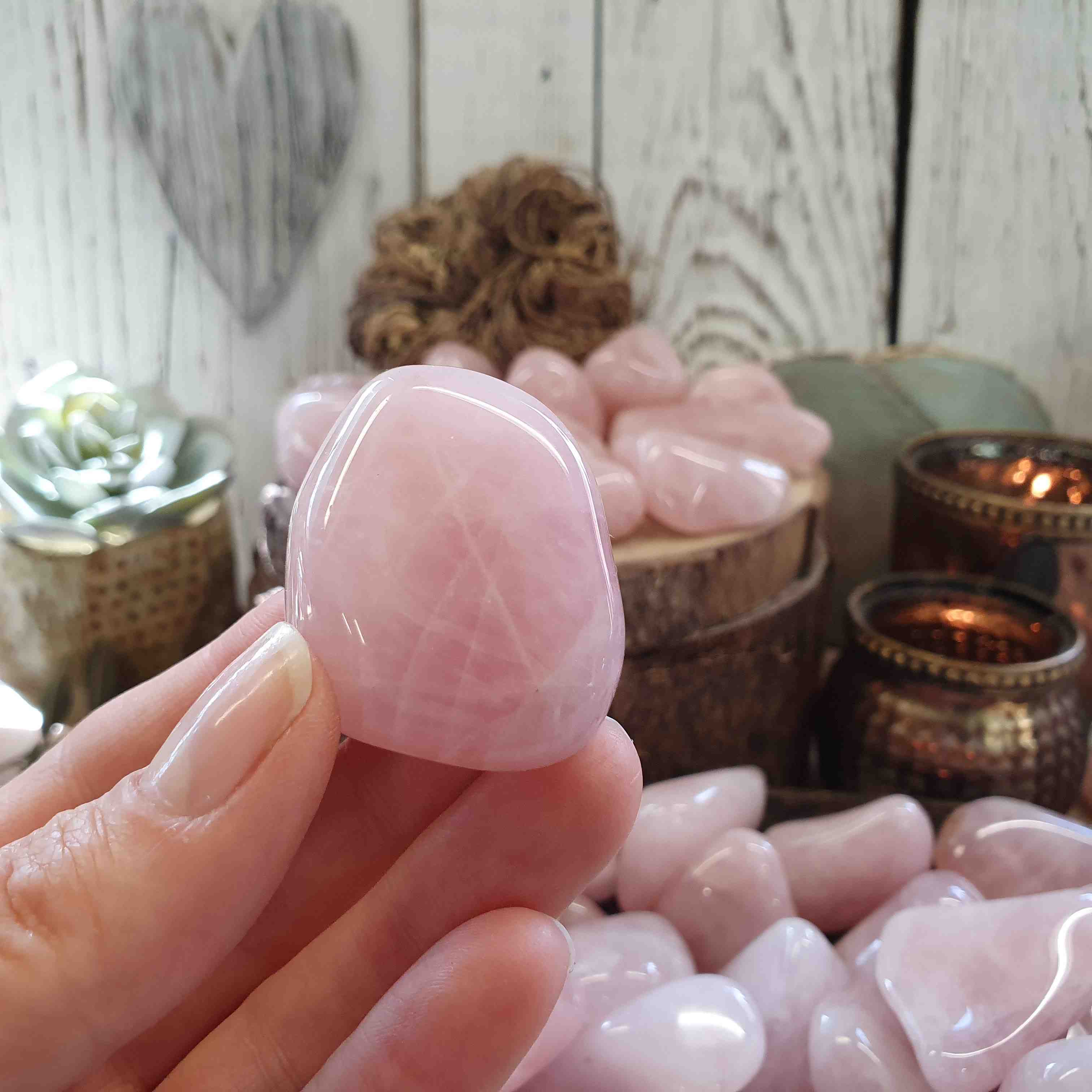 Růženín tromlovaný kámen z Namibie, 30 - 39 g 