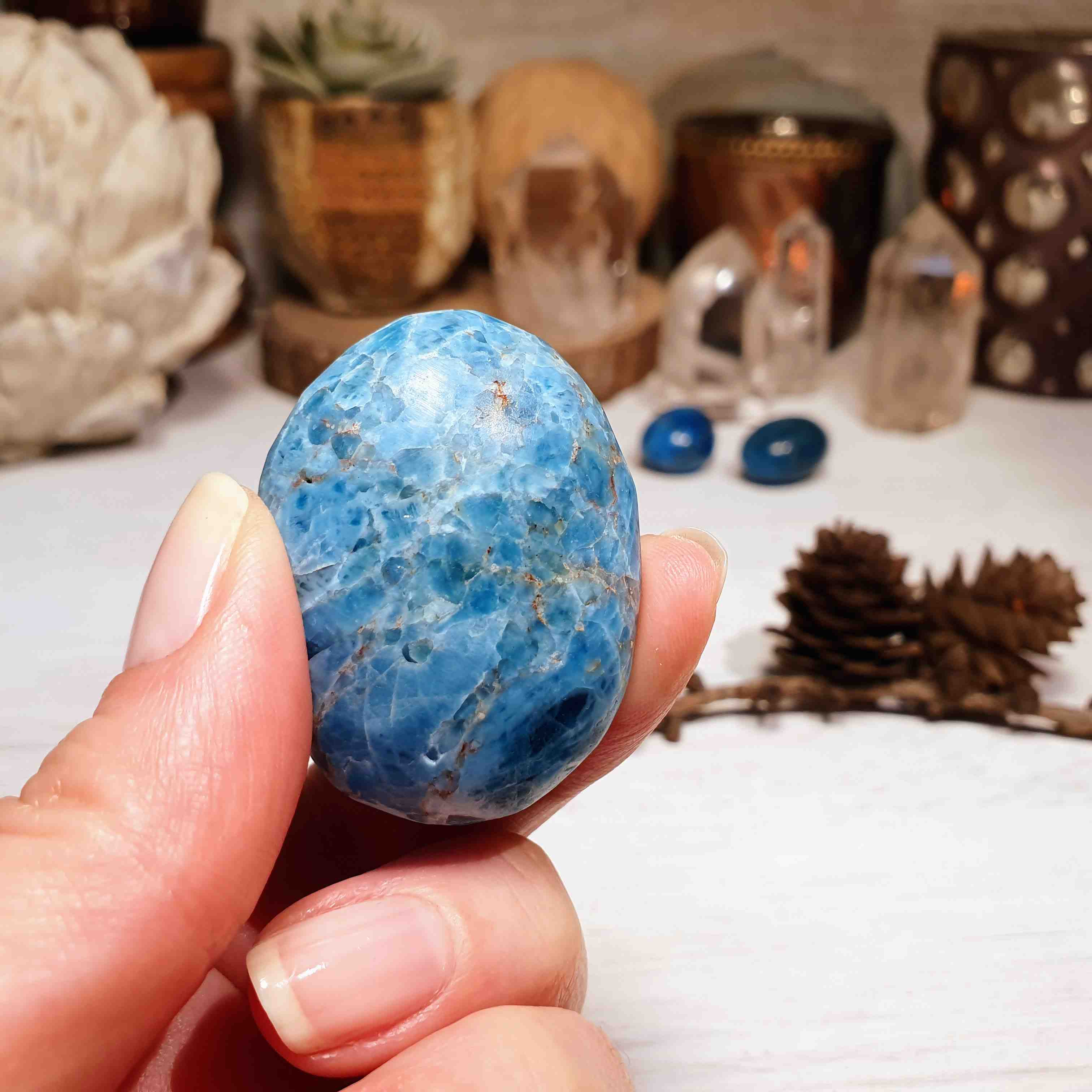 Apatit - ručně tromlovaný kámen - oblázek z Madagaskaru H. 46 g 