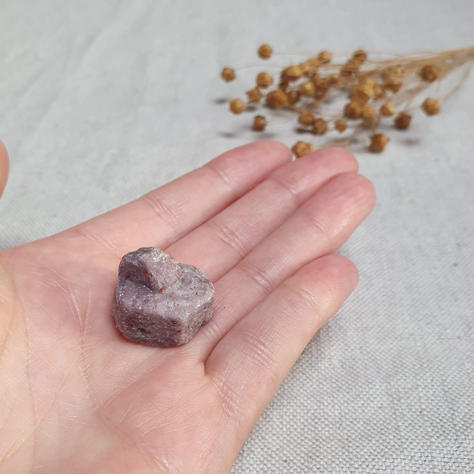 Rubín - surový krystal z Tanzánie N. 16 g 