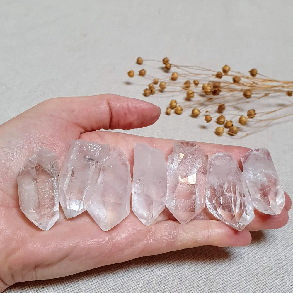 Křišťál - malý surový mistrovský krystal z Brazílie I1. 20 - 29 g 
