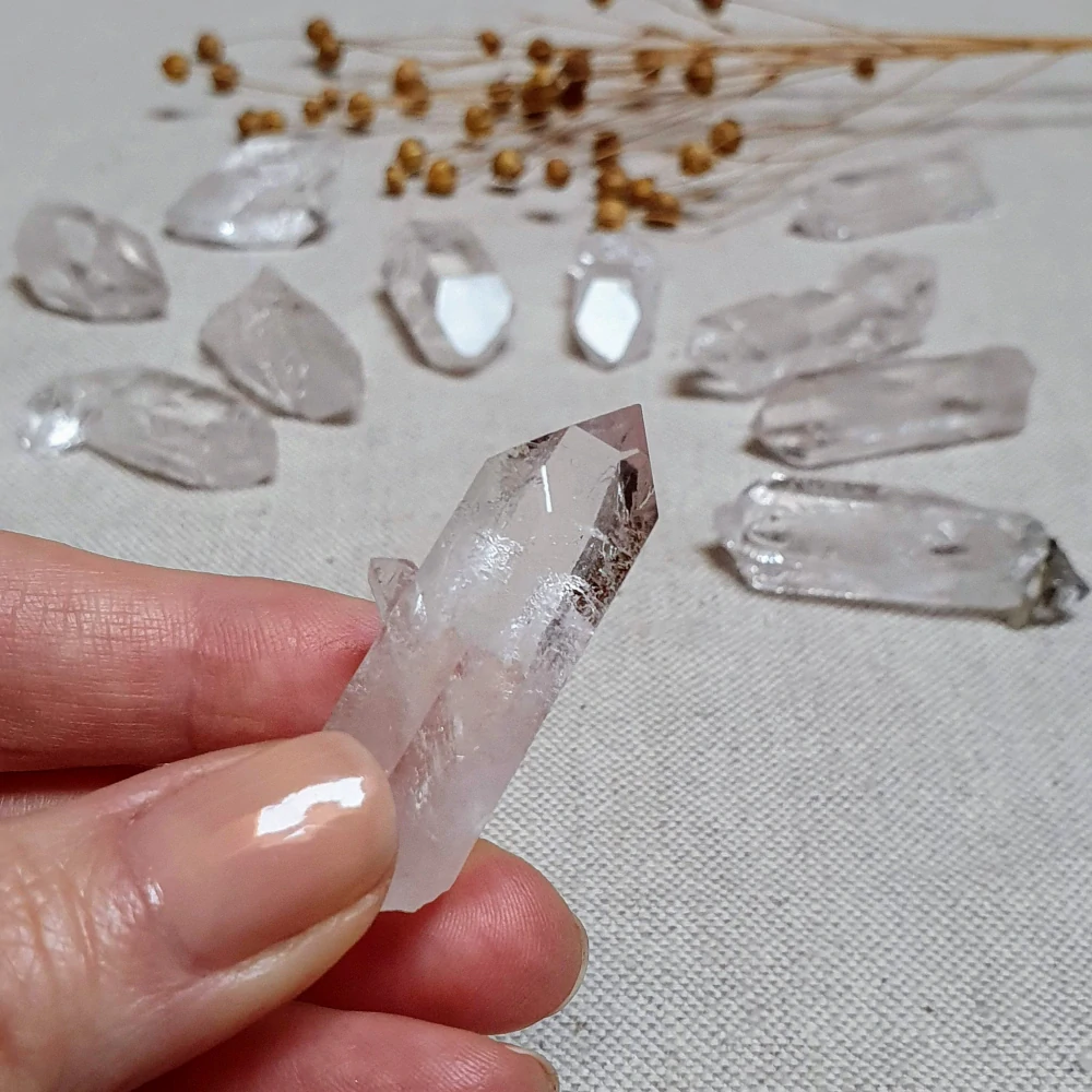 Křišťál - malý surový mistrovský krystal z Brazílie I2. 11 - 18 g