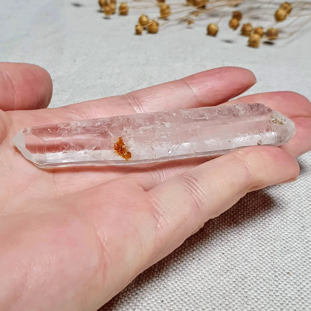 Křišťál - surový mistrovský krystal v extra kvalitě z Brazílie T3. 28 g ~ Laserová hůlka + Inkluze hematitu