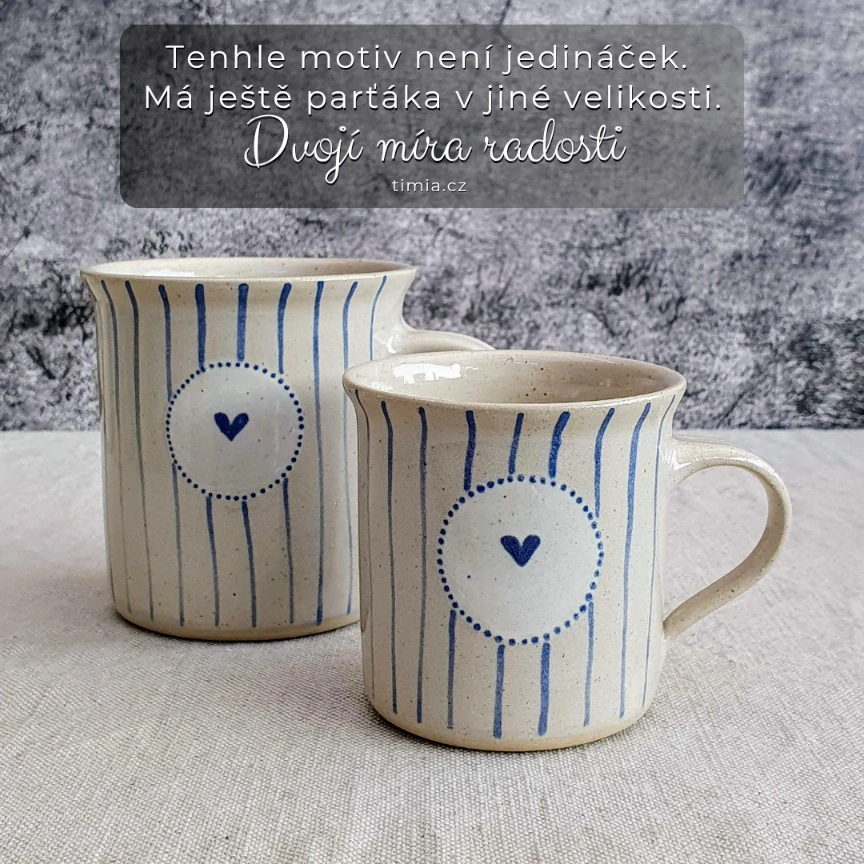 Malovaný keramický hrnek se srdíčkem a s pruhy 350 ml