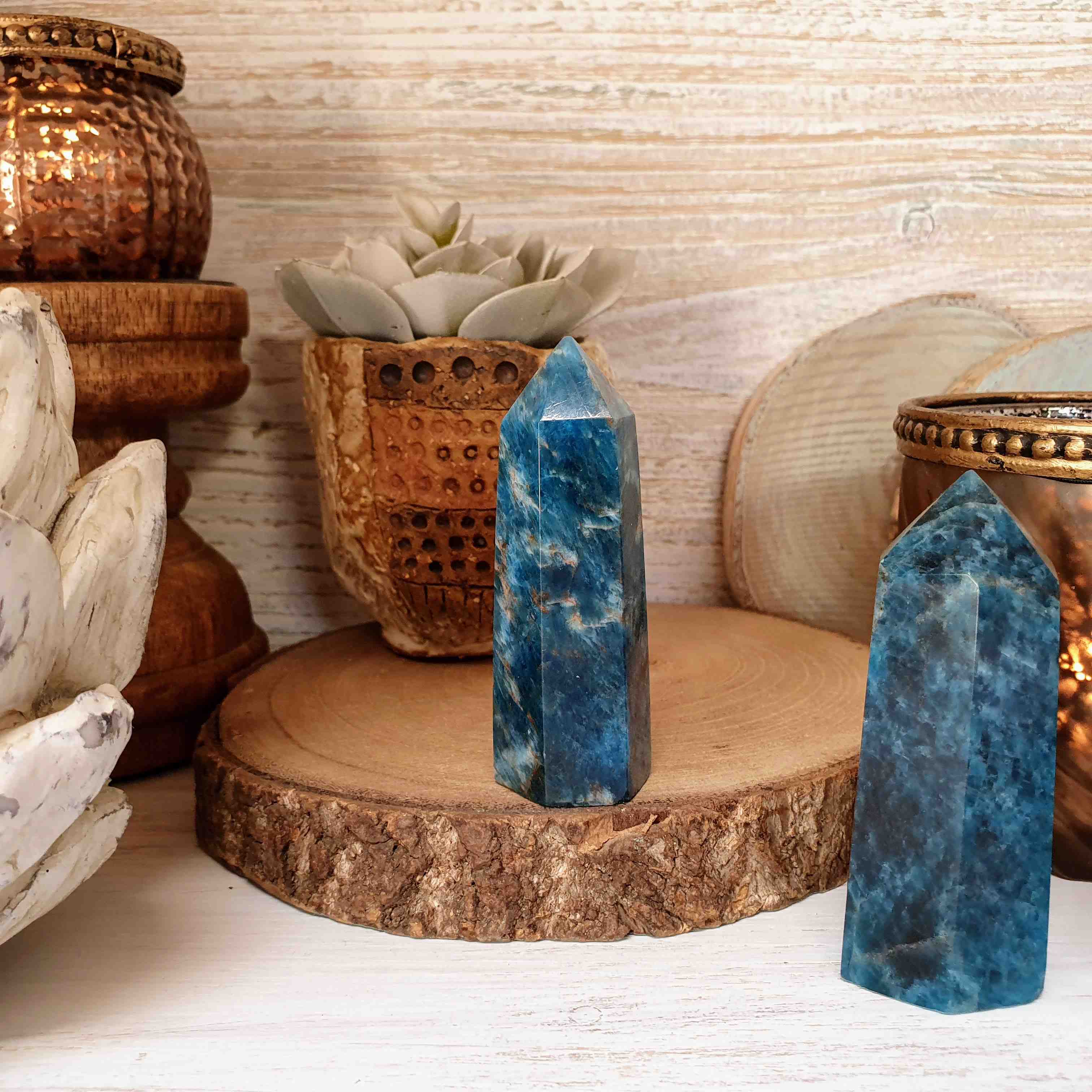 Apatit - broušený obelisk z Madagaskaru B. 70 g 