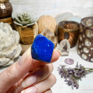 Lapis lazuli - ručně tromlovaný kámen v extra kvalitě z Afghánistánu H. 15 g 