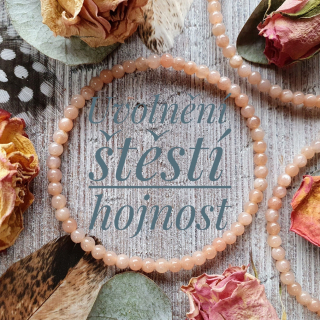 NÁRAMEK Z MINERÁLU MĚSÍČNÍ KÁMEN PASTELOVĚ MERUŇKOVĚ ZBARVENÝ 4 mm