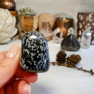 Obsidián vločkový - tromlovaný kámen z Utahu B. 45 g 