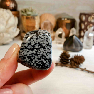 Obsidián vločkový - tromlovaný kámen z Utahu C. 48 g 
