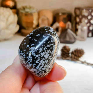 Obsidián vločkový - tromlovaný kámen z Utahu I. 44 g