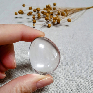 Křišťál - tromlovaný kámen v extra kvalitě z Tanzánie K. 35 g 