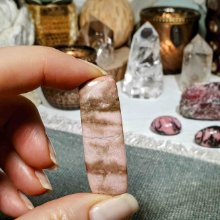 Rodonit - ručně leštěný plátek z Madagaskaru I. 20 g 