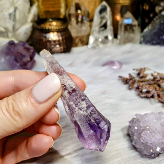 Ametyst ~ dračí zub ~ surový Mistrovský krystal z Brazílie H. 15 g