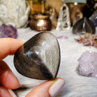 Srdce ze stříbrného obsidiánu - ručně broušený a leštěný kámen v extra kvalitě z Mexika J. 52 g 