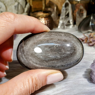 Obsidián stříbrný - ručně broušený a leštěný úhledný valounek - hmatka v extra kvalitě z Mexika H. 85 g 