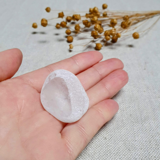 Meditační křišťál - broušený kámen s leštěným okýnkem z Brazílie B. 25 g 